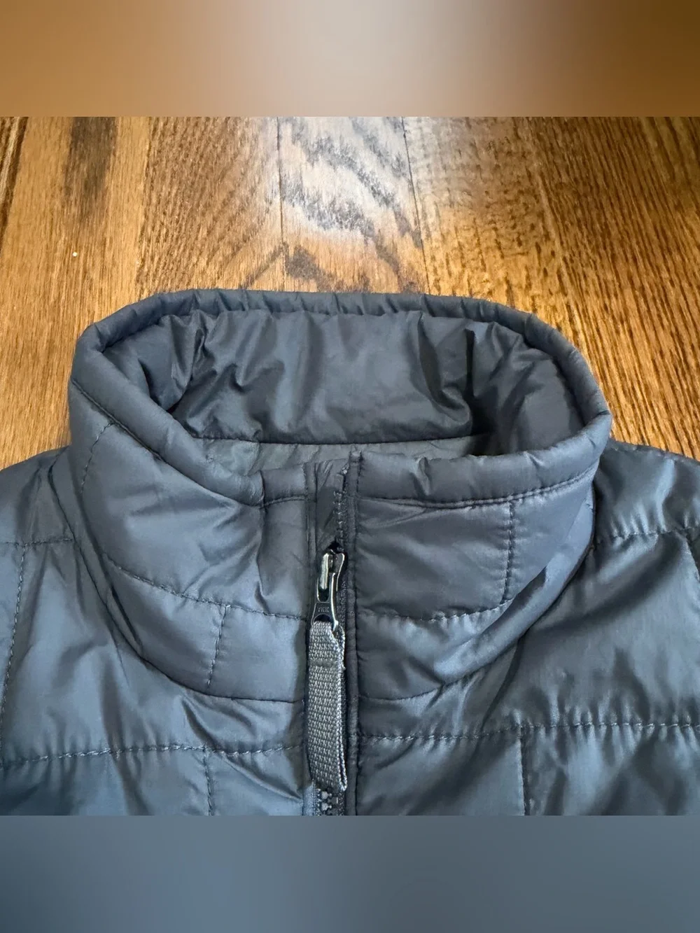 Patagonia Boys Dark Gray Quilted Down Jacket Size Large